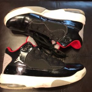 Boys size 4y Nike air Jordan’s
